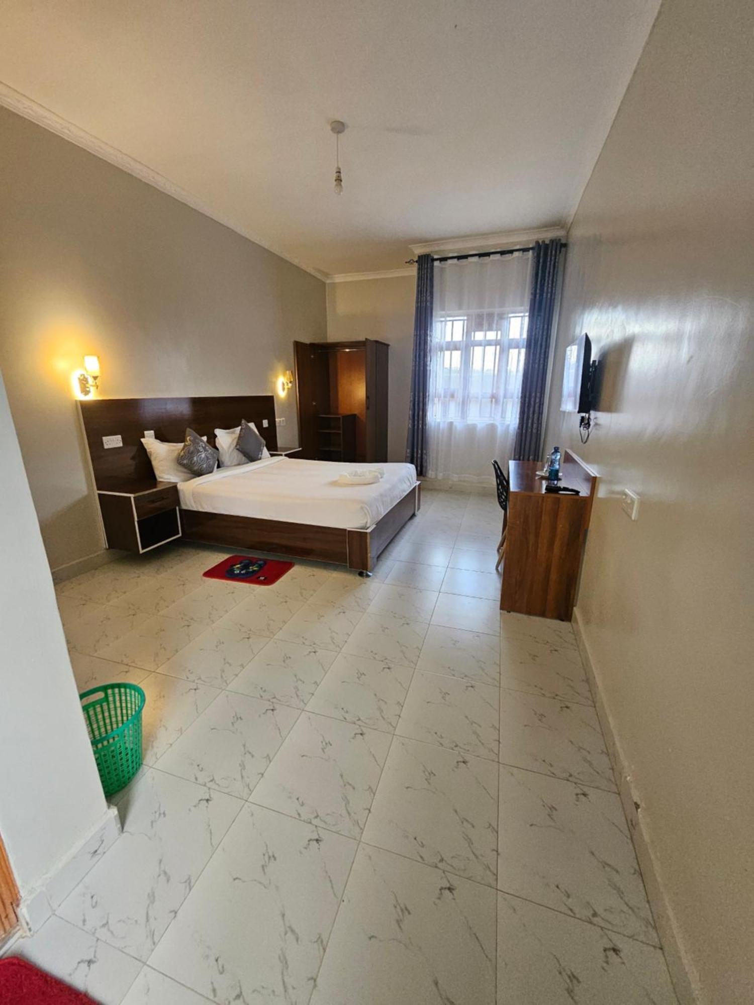Grand Amoena Guest House ไนวาชา ภายนอก รูปภาพ