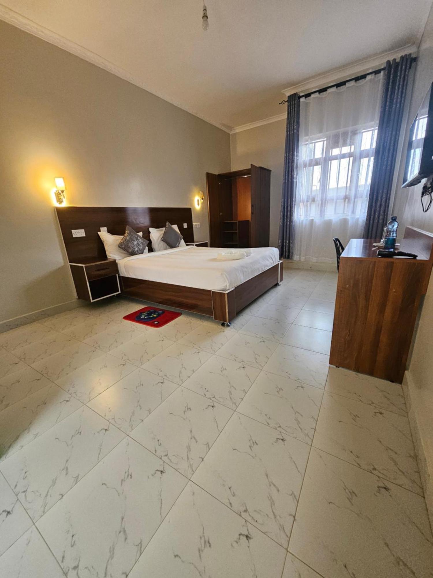 Grand Amoena Guest House ไนวาชา ภายนอก รูปภาพ
