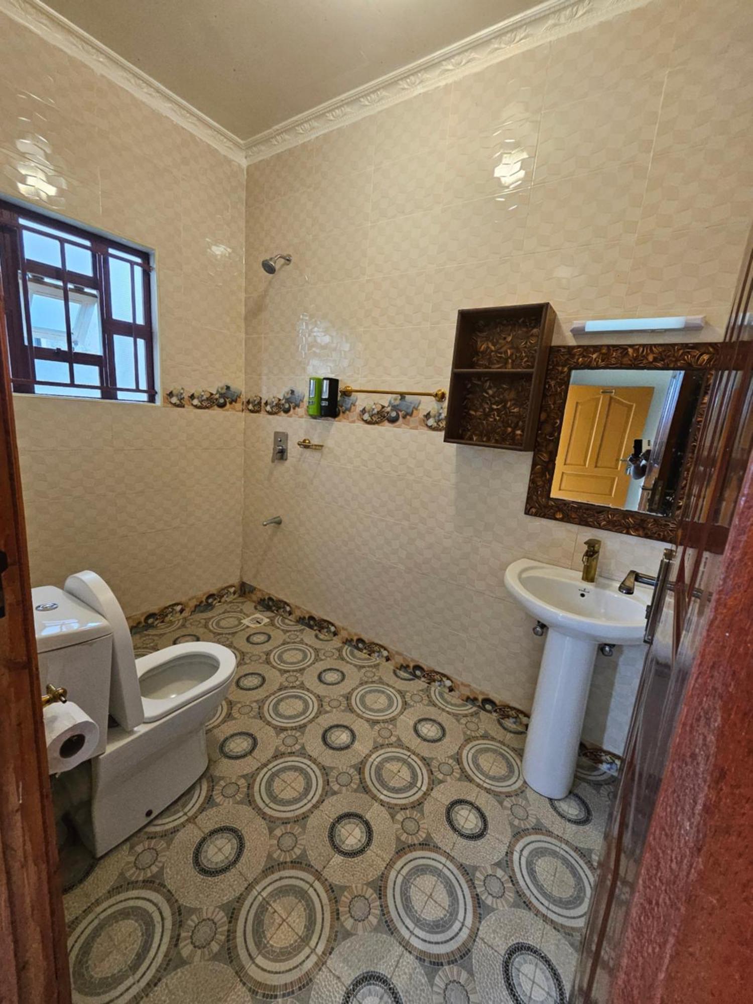 Grand Amoena Guest House ไนวาชา ภายนอก รูปภาพ